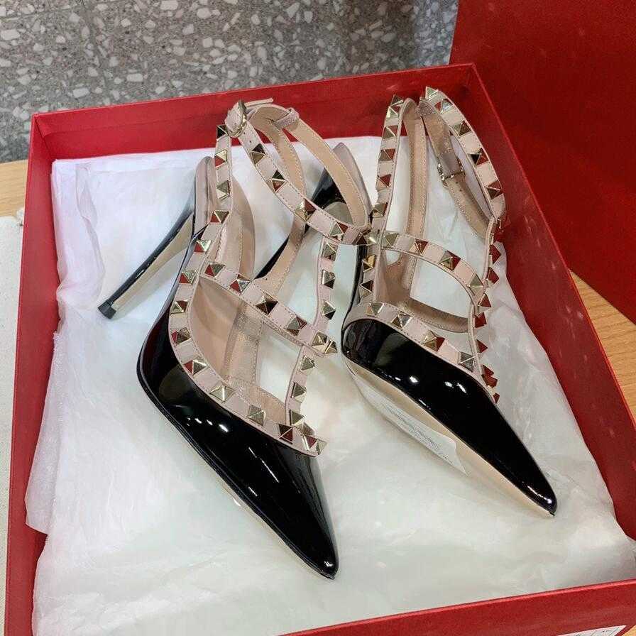 2022 Les pantoufles de sandales de marque pour dames cloutées 10 cm pointues pointues en cuir chaussures nuptiales 001