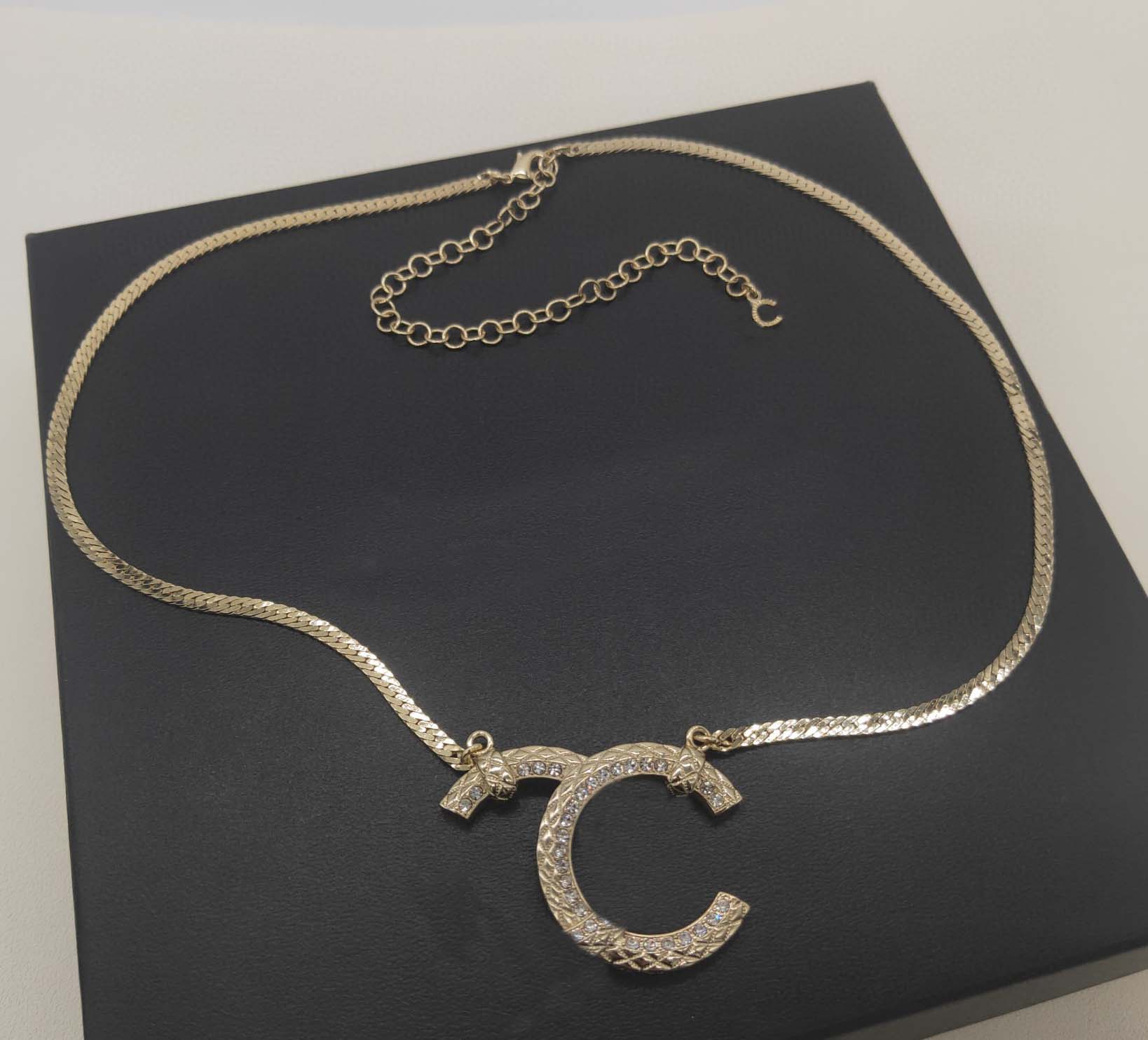

2022 Top quality Charm pendant necklace with diamond in 18k gold plated for women engagement jewelry gift have box stamp PS7928