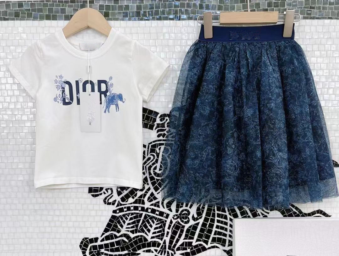 

girls clothing sets suits short sleeve T-shirt + Skirt mesh Brand children girls sylvia, As picture