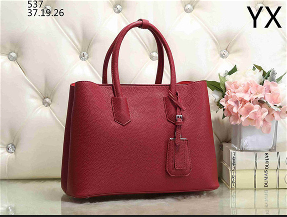 

2022Luxury designer 3A fashion high-quality brown shopping bag hot-selling classic brand leather large-capacity handbag 223