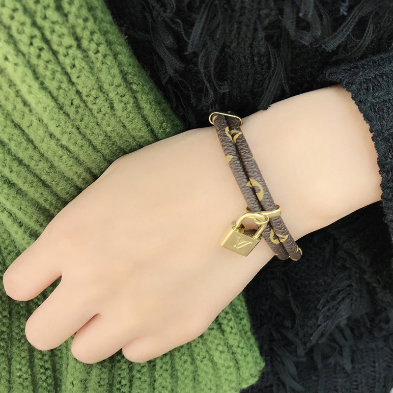 

Designers Mens Womens Bracelets Bangle Luxury Designer Jewelry Faux Leather 18K Gold Plated Stainless steel Bracelet Womens Wedding Gifts S033