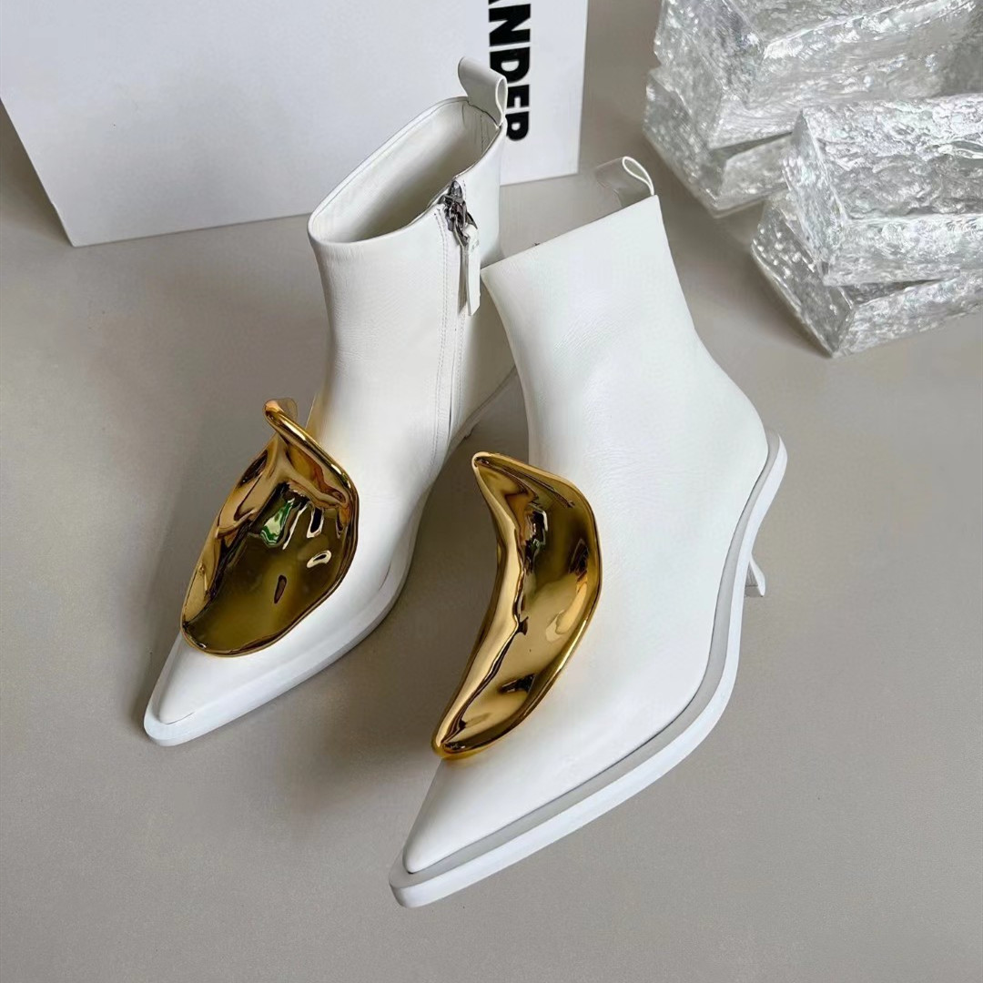 

Cagole stud buckle embellished Lamb leather heeled Ankle boots side zip shoes pointed Toe stiletto heel booties Run way luxury designers shoe womenRiding Boots2022, Greenshoe box