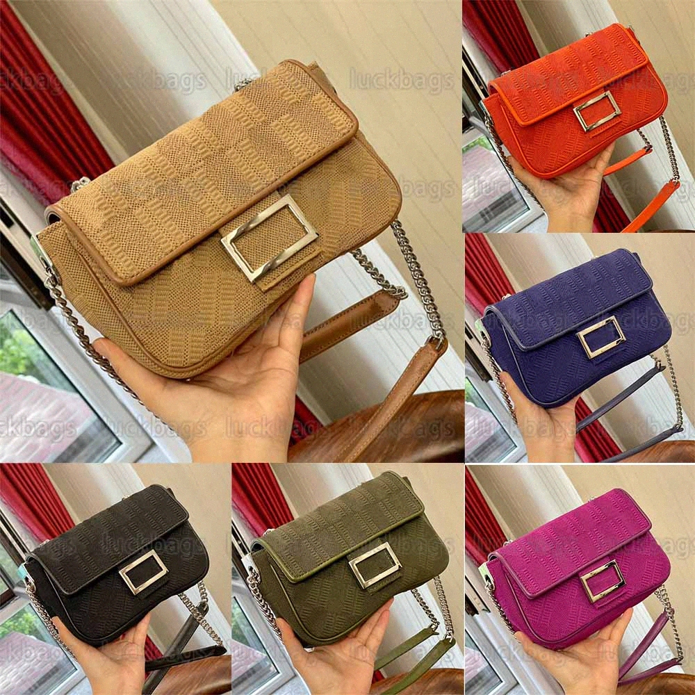 

Baguette Chain Midi Bag Technical Mesh 3D-texture Motif Can Carried Hand Over Shoulder Thanks Sliding-Chain Cross Body