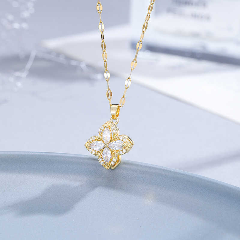 Women's Four Leaf Rotating Wreath, Exquisite, Lucky Charm, Titanium Steel, Clavicle Chain, Women's Jewelry-image-747304337