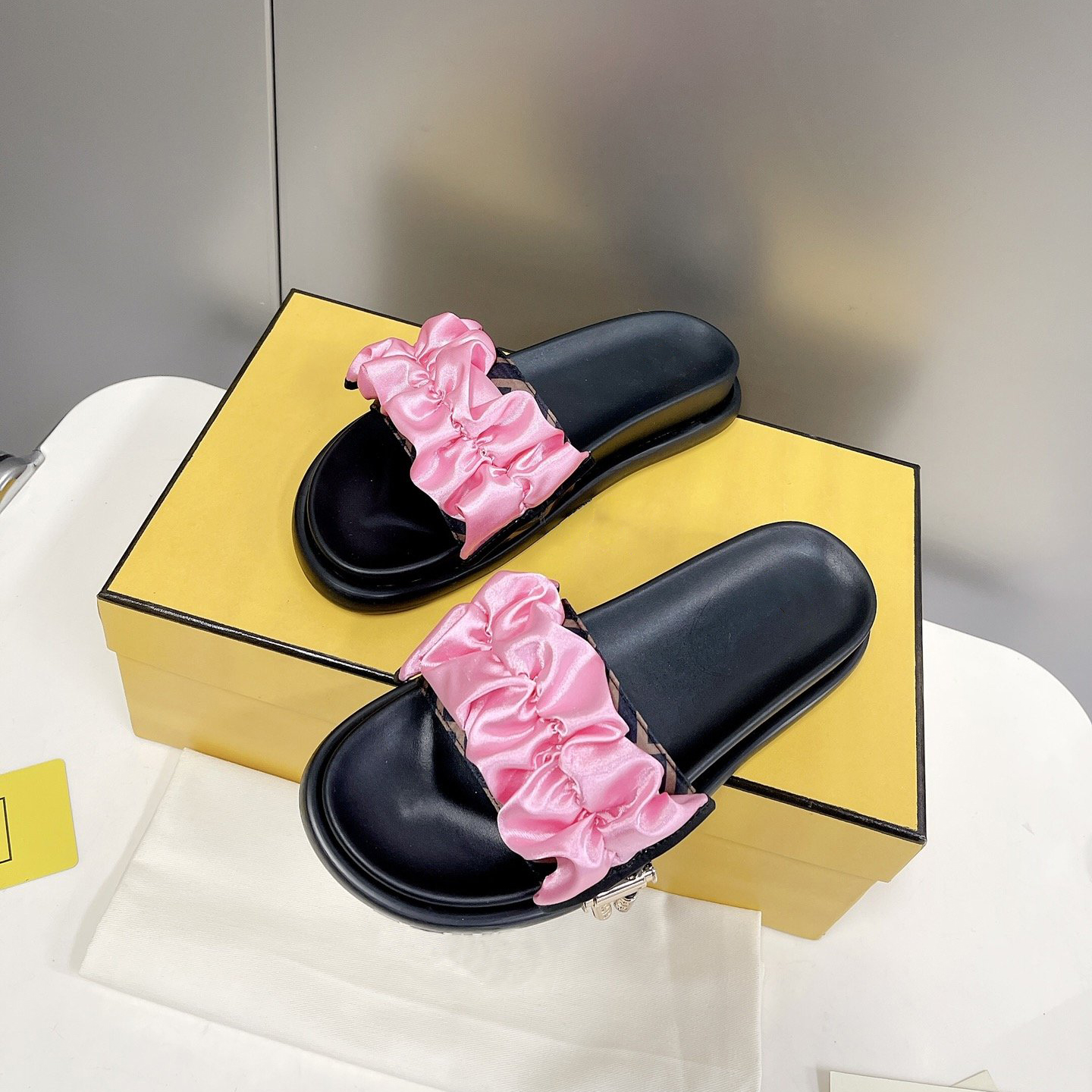 

Women slippers top quality luxury designer brand Logo latest slipper fashion versatile inner sheepskin with box dust bag size35-41, As picture 3