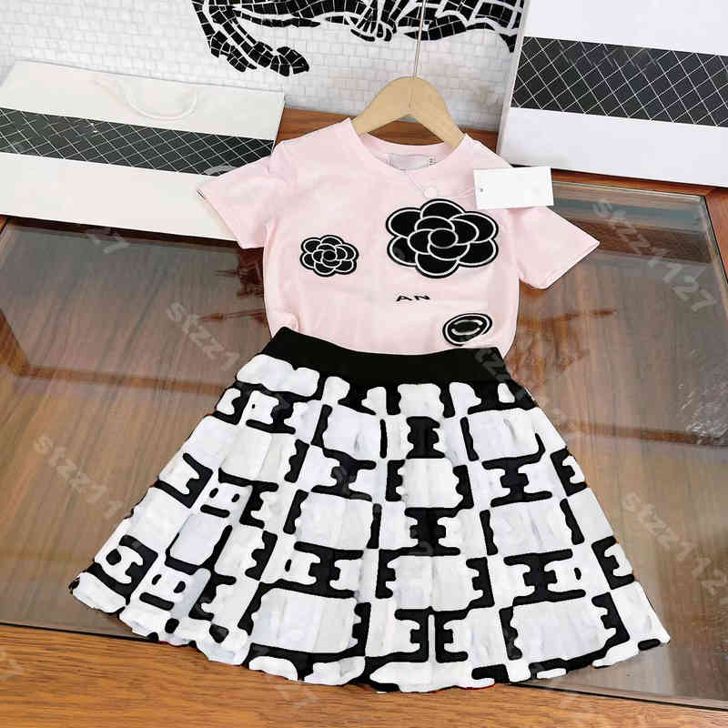 

designer baby girls t-shirt + skirt set print pleated skirt pink cotton t shirts high-end summer girls clothing tracksuits short sleeve tops logo ch..el brand 100-160