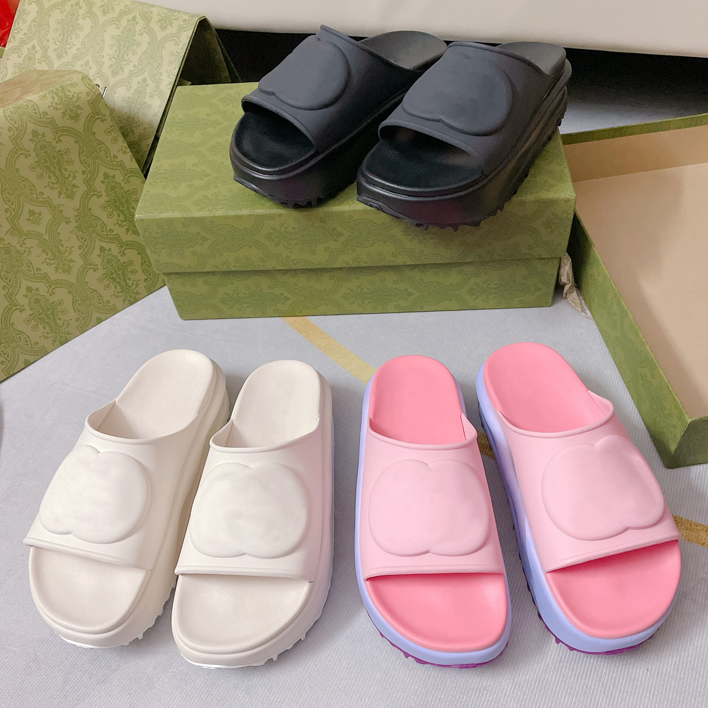 

2022 New Thick bottom Beach slippers fashion Summer Women New EVA Miami Slides Designer Flat Sandals House Pink White Black Flip Flops 35-41 With Box, Don't buy