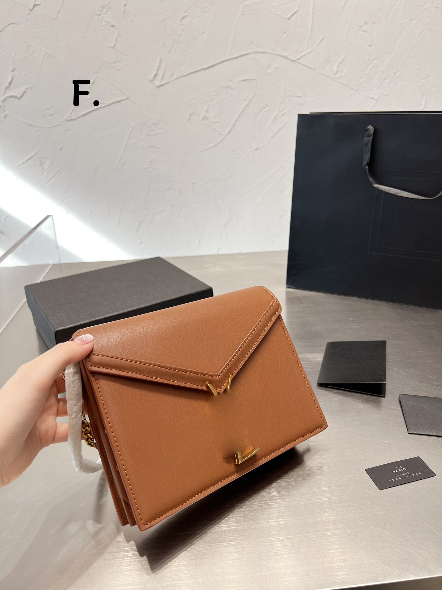 

women's designers shoulder bag Luxury tote purse handbag message bags cluth top quality Brand classic Genuine leather Crossbody Original Box chain CASSANDRA Brown, Beige