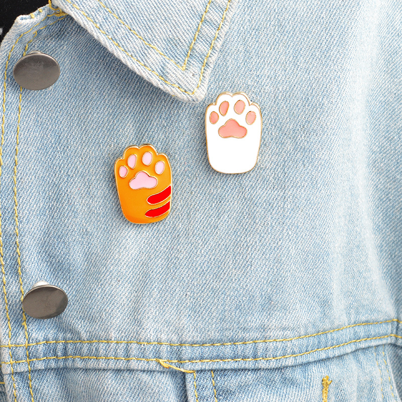 

Students Cartoon Cats Claw Shape Brooch Cute Drop Oil Alloy Cat Paw Prints Lapel Pin Cowboy Shirt Bag Sweater Clothes Corsage Badges Enamel Brooches Accessories