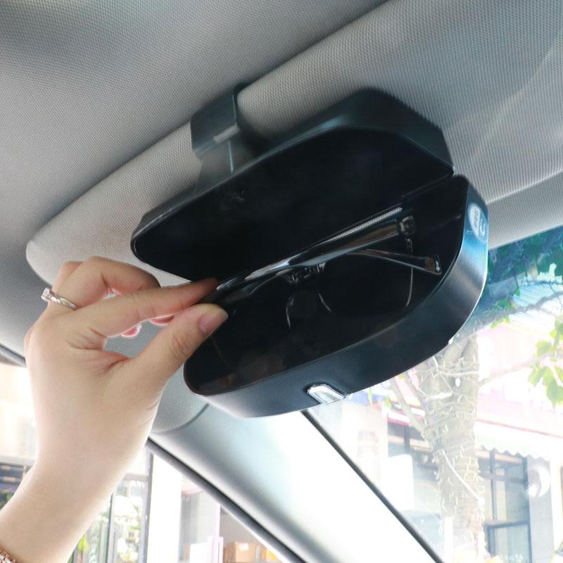 

Car Organizer Multifunctional Sun Visor Magnetic Sunglasses Clip Box For Chery Tiggo Fulwin Geely Vision SC7 Cross Gleagle Englo