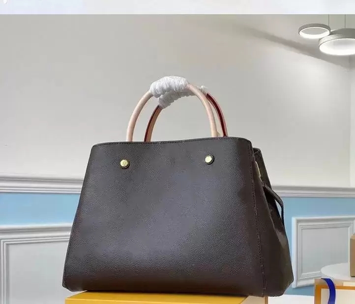 

2022 Luxurys Designer Handbags Purses Bag Women Tote Embossing Artwork Plain Hasp Casual Shoulder Bags Crossbody, Dust bags