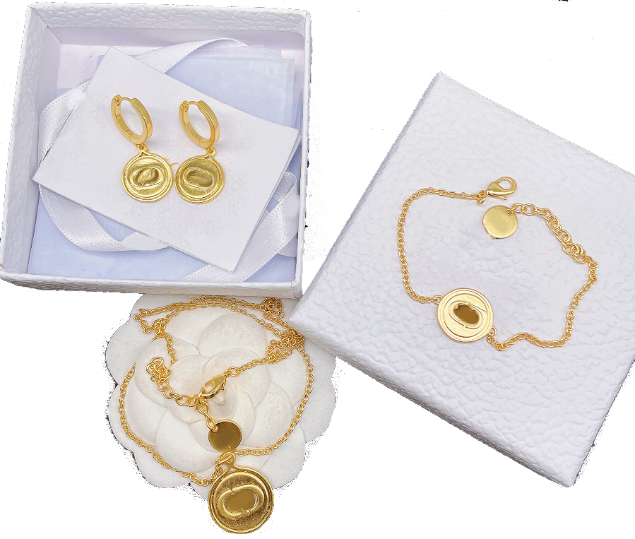 

New letter hoops necklace retro European and American earrings niche earrings star with the same bracelet