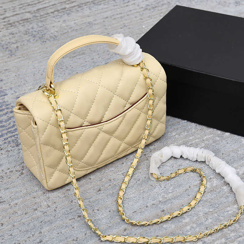 

2022 lady designer bag Little Lion Pendant Flap Quilted Bag Classic style adds handle Hand Shoulder Crossbody Bags fashion design Chain Coin, Black