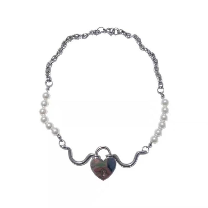

Pendant Necklaces Korean Fashion Fairy Love Heart For Women Temperament Pearl Chains Choker Jewelry Female Party Neck Chain Cool