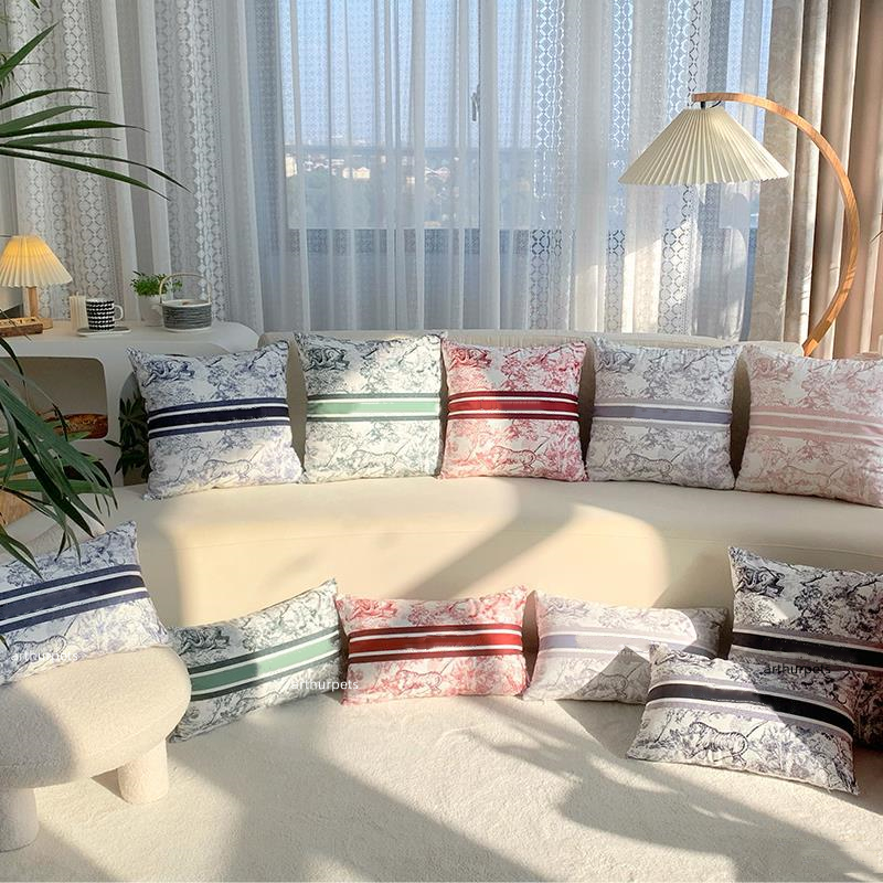 

Luxury Designer Signage Pillow Case Cushion Cover Top Quality Classic Printing Pattern 18x18in for Home Decoration Throw Pillowcase Living Series for Sofa Chair, Opp bag