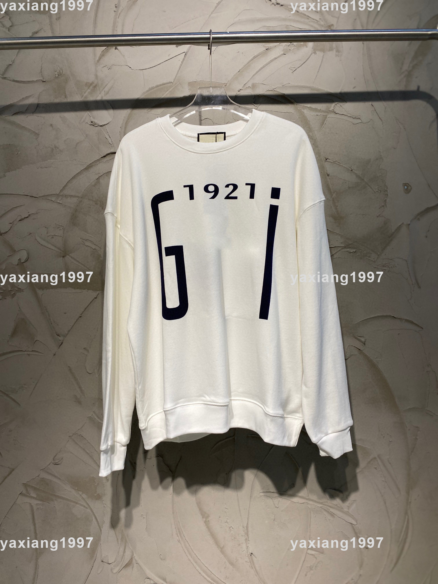 

2022ss spring and Sweatshirts new shirt high grade cotton Sweatshirts printing short pants sleeve Hoodies neck panel T-Shirt Size s-m-l-xl-xxl-xxxl Color black white 053