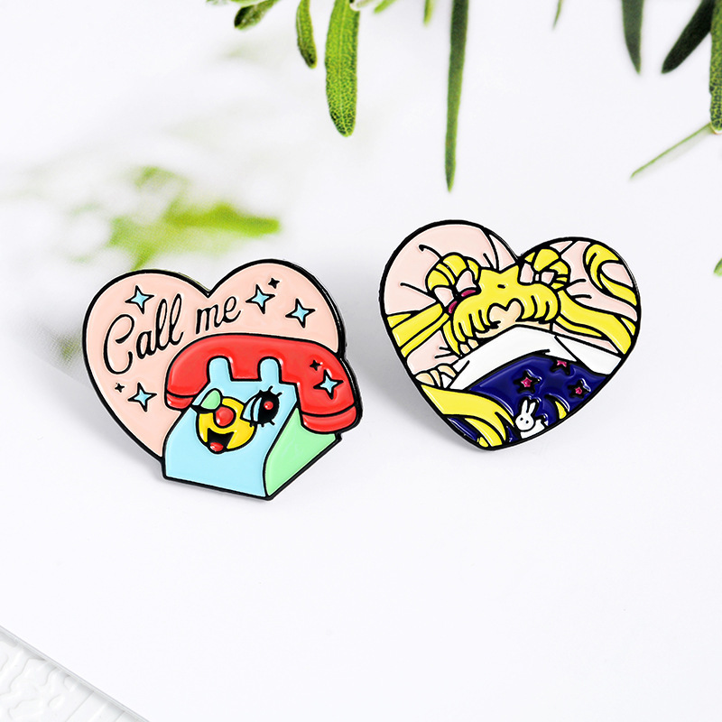 

Cute Love Heart Call Me Brooches Pin for Women Kids Fahsion Jewelry Shirt Coat Dress Denim Bag Decor Metal Enamel Pin