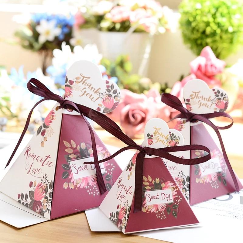 

Gift Wrap Triangular Pyramid Candy Box Paper Chocolate Packaging For Baby Shower Wedding Favors Gifts Guests Party SuppliesGift GiftGift