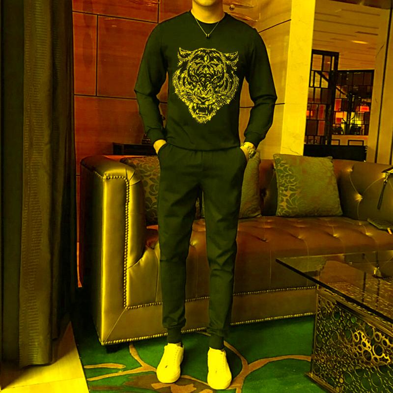 Men's Tracksuits Winter Style Exquisite Animal Shining Rhinestones Two-Piece Men's Round Neck Hoodie Slim Trousers Keep Warm And Comfort