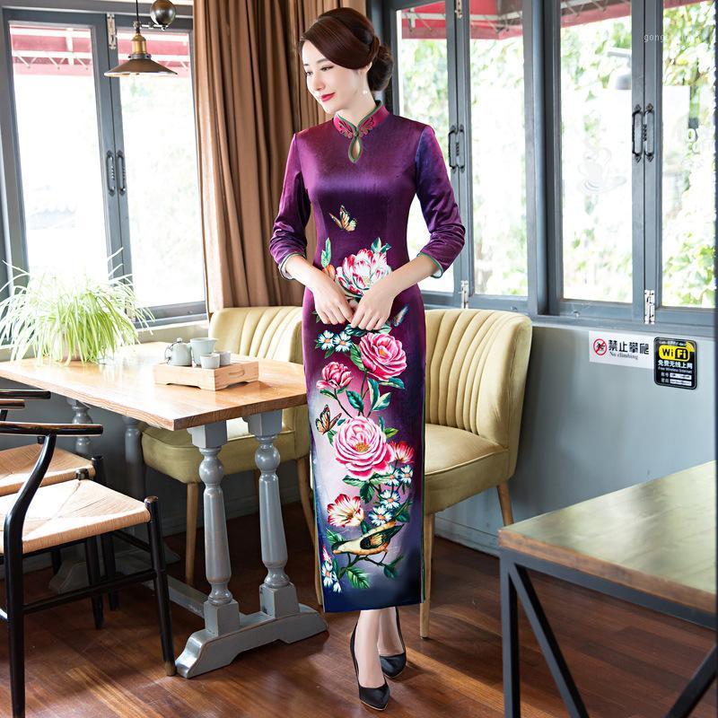 Coton cheongsam robe femmes longues à manches Qipao avec broderie traditionnelle chinoise plus taille ethnique violet