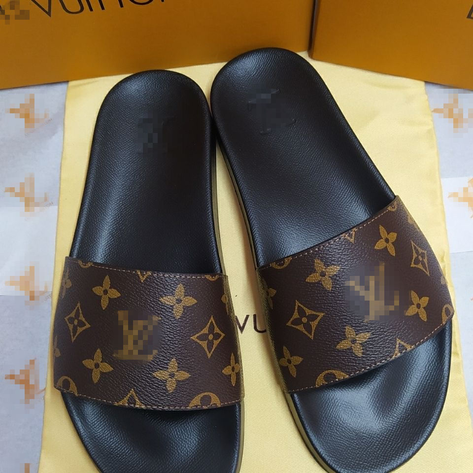 

GGs Lvs Louiseity Viutonity Famous designer design women sandals indoor slippers letter button decoration flat beach shoes ladies e sandals