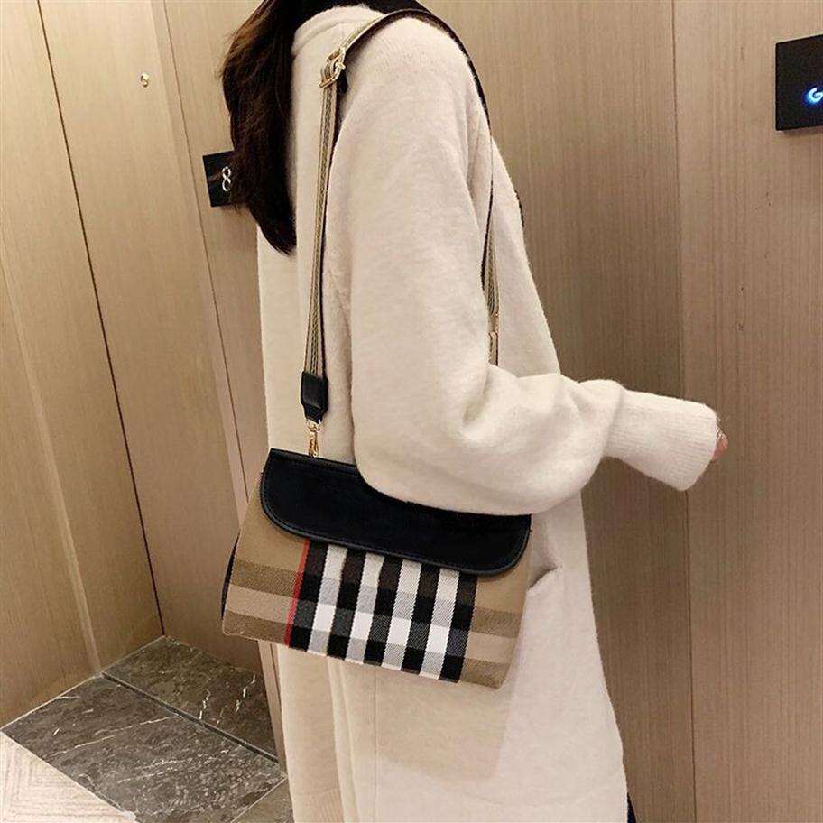 

Whole canvas big brand fashion hip-hop ladies shoulder bag female chest bag ladies casual bracelet handbag retro presbyopic wa284g, Customize