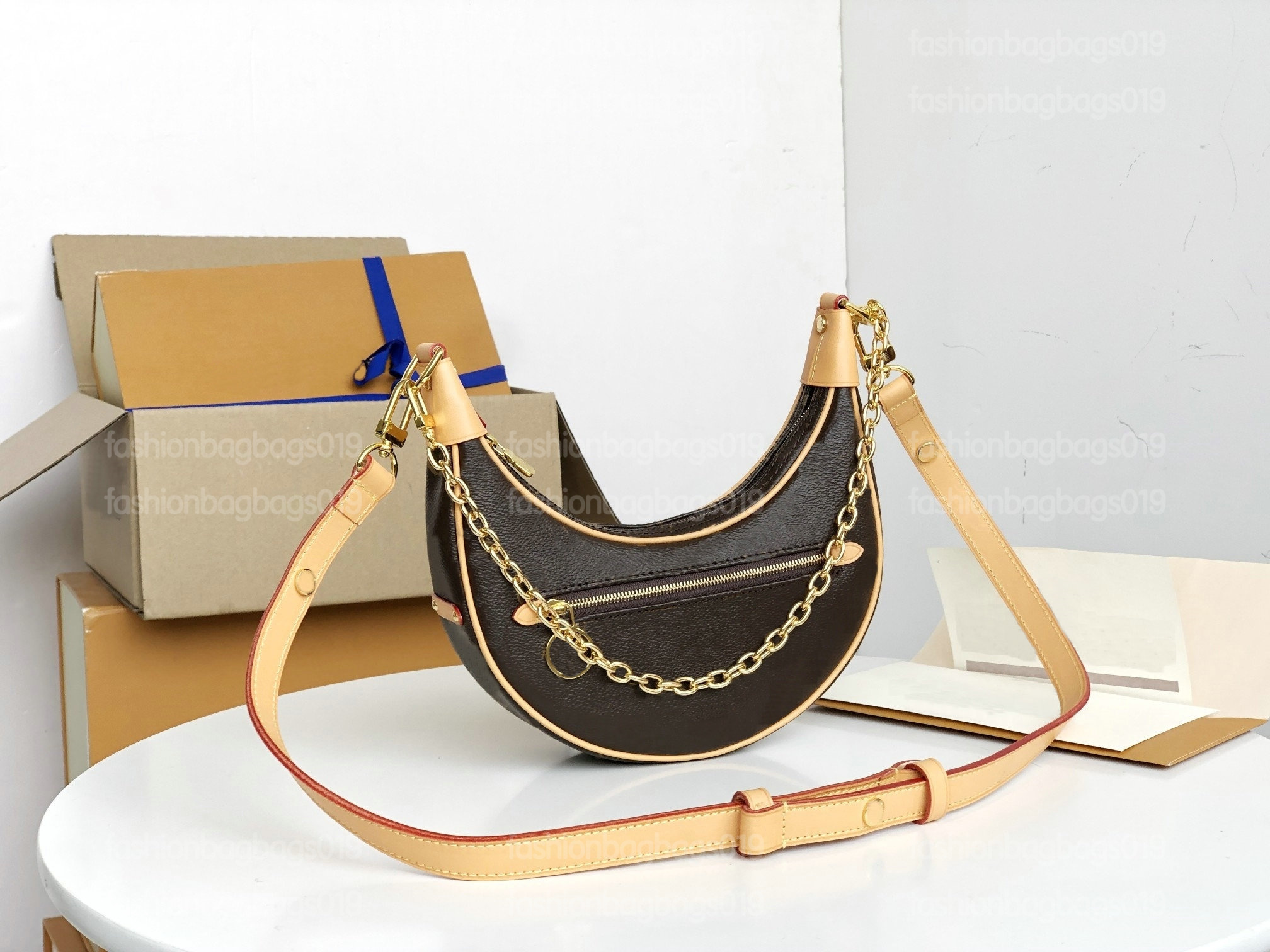 

Loop Handbag Half-moon Baguette Shoulder Bags Women Designer Cruise 2022 Croissant Chain Cross Body Monograms coated canvas Leather M81098