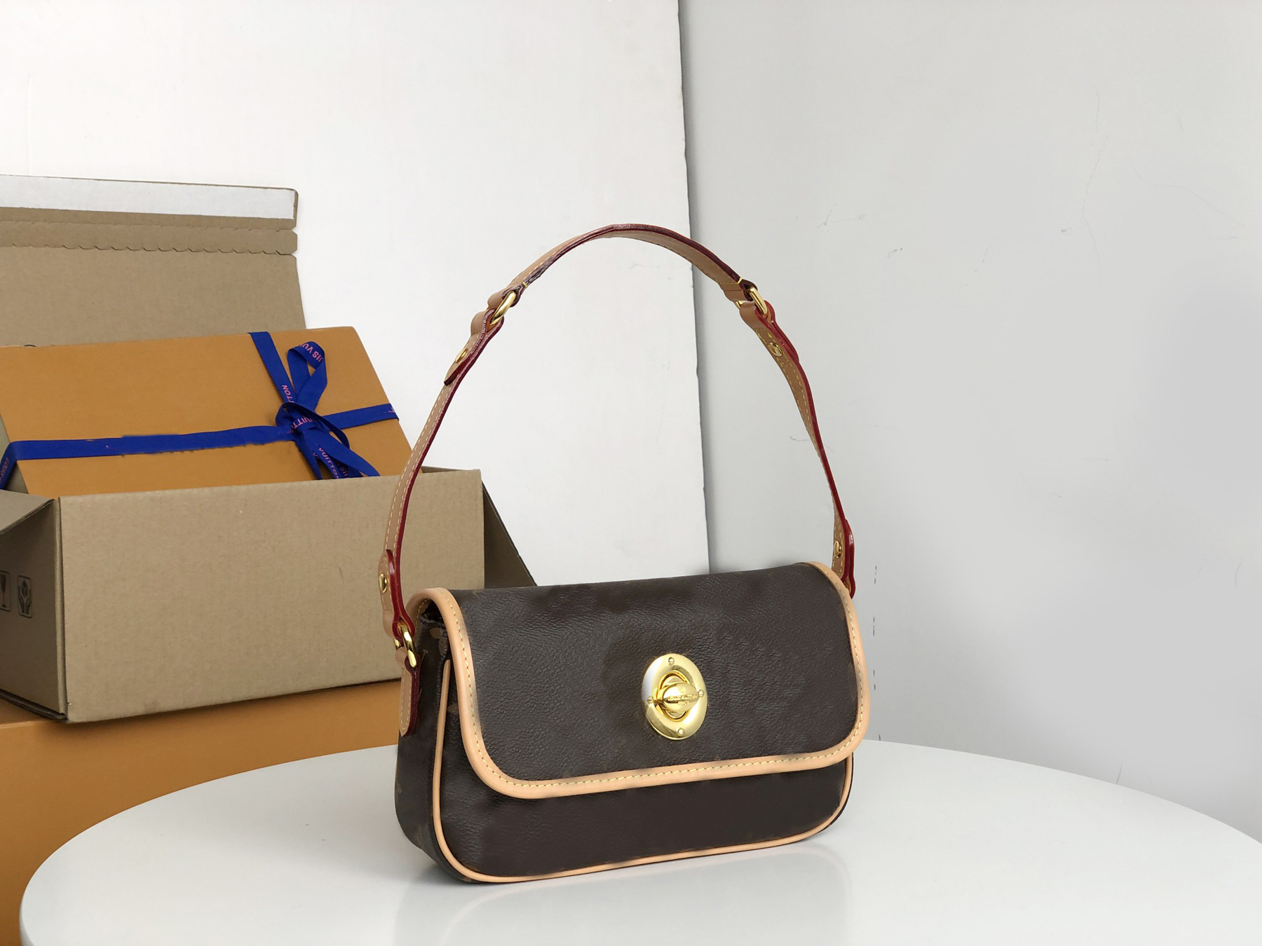 

2022 Tikal Pm Vintage Style Shoulder Women Small Genuine Leather Clamshell Design Cross Body Bags M40078, Brown