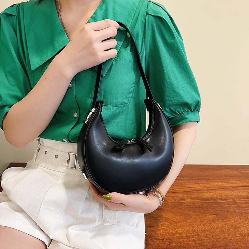 

Evening Bags Fashion Half Moon Crescent Shape Women Bag Designer Pu Leather Clutch Purse Tote Handbag Vintage Shoulder BagsEvening EvenEveni, White