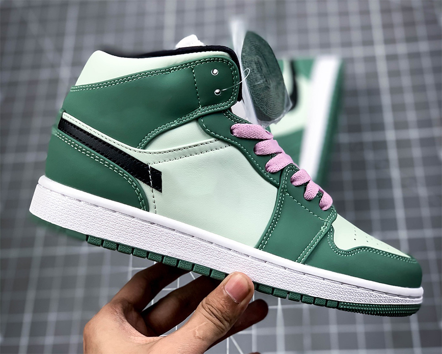 

Men Women Basketball Shoes Jumpman 1S Mid Dutch Green Sneakers Sports Come, All with original box and accessories