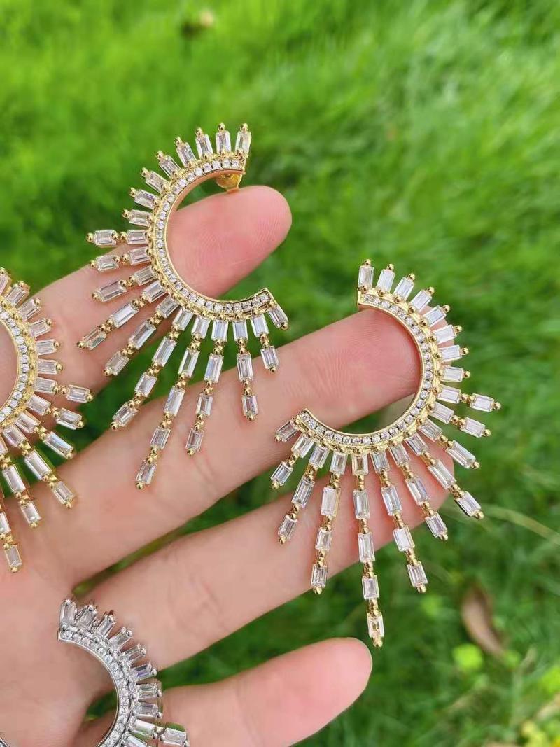

Hoop & Huggie 1Pairs Fashion Gold Zirconia For Party Filled Crystal CZ Micro Pave Charm Elegant Earring Jewelry GiftsHoop