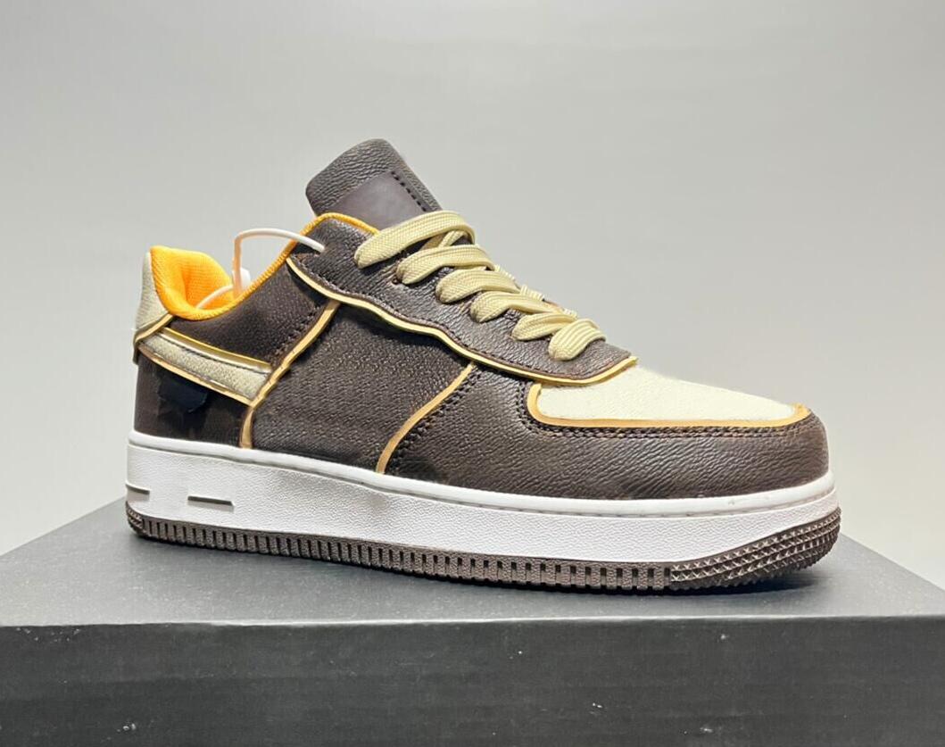 

Triple White Classic mens Dress shoes white brown low men women Embossing printing trainers sneakers platform shoe fahison breathable scarpe size 36-44