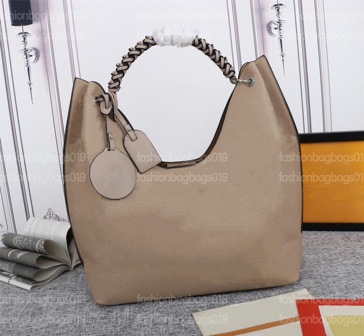 

Carmel Hobo PM M53188 Perforated Monograms Pattern Mahina Shoulder Bag Grained Taurillon Calfskin Handle Bag with Zip Pocket Luxurys Desigers Totes