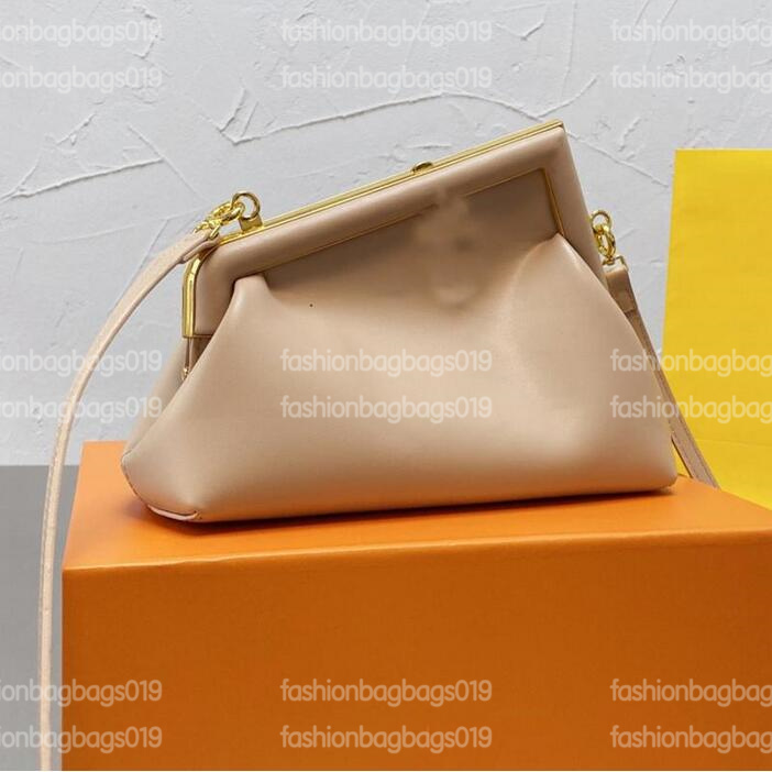 

Leather Clutch Shoulder Bags Crossbody Purse Fashion Handbags Lady Purses Card Holder Evening Bag First Cloud Bag Messenger Women Wholesale