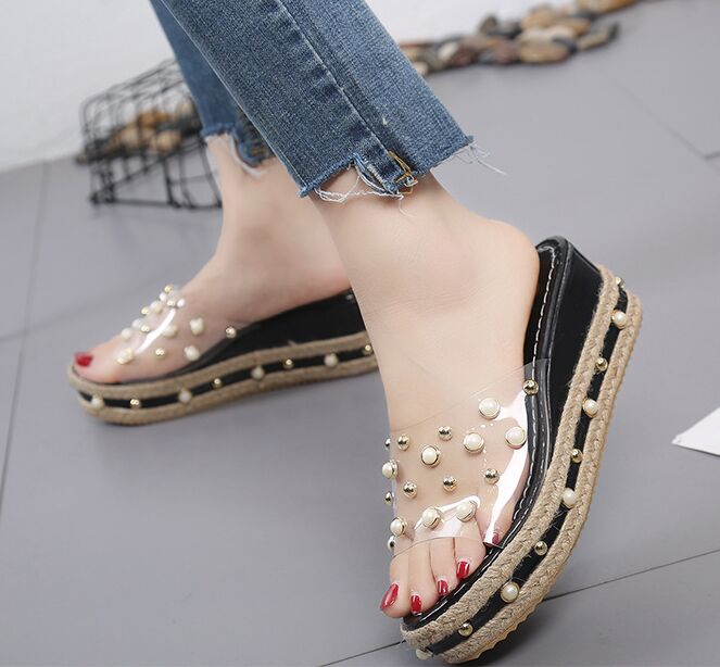 Slippers women's summer new Korean fashion wearing Pearl crystal outdoor elegant transparent thick bottom slope heel sandals