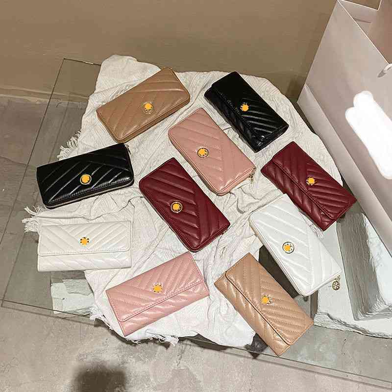 

Designer cc Wallet Card Womens Mens Fashion Bags New Womens European and American Highquality Embroidered Thread Fashion Handbag Soft Leather Zipper Large, Red