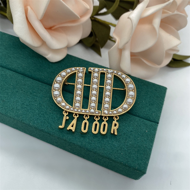 

Luxury Designer 18K Gold Plated Pearl Brooches Fashion Mens Womens Brand Letter Pendant Brooche Pin Clothing Jewelry Accessories