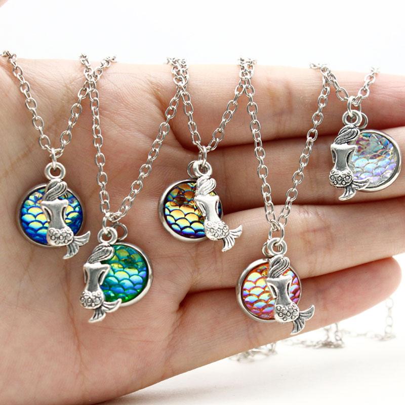 

Pendant Necklaces Trendy Sitting Holographic Mermaid Necklace Shimmery Scales Fish Choker For Women Girls Party Jewelry GiftsPendant