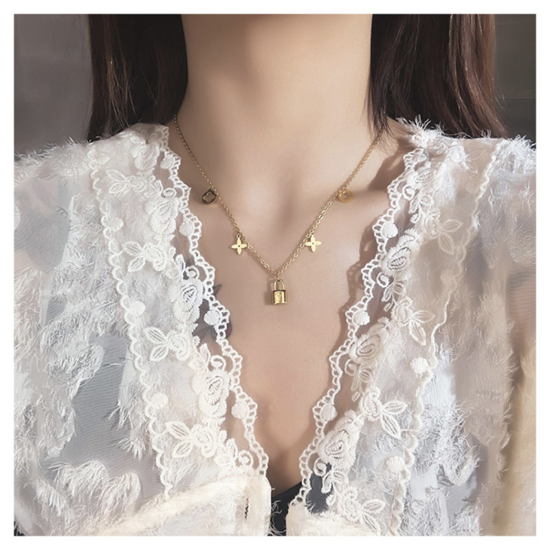 

Luxury Brand Clover Lock Pendant Necklace 18k Gold Stainless Steel Jewelry for Women