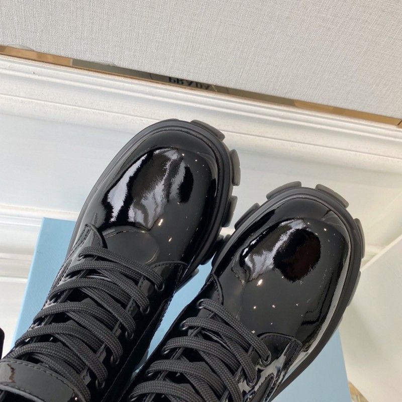 

Metal Iron Toe old-fashioned leather shoes toe slippers boots Metal Letter Upper Heightening Loafers