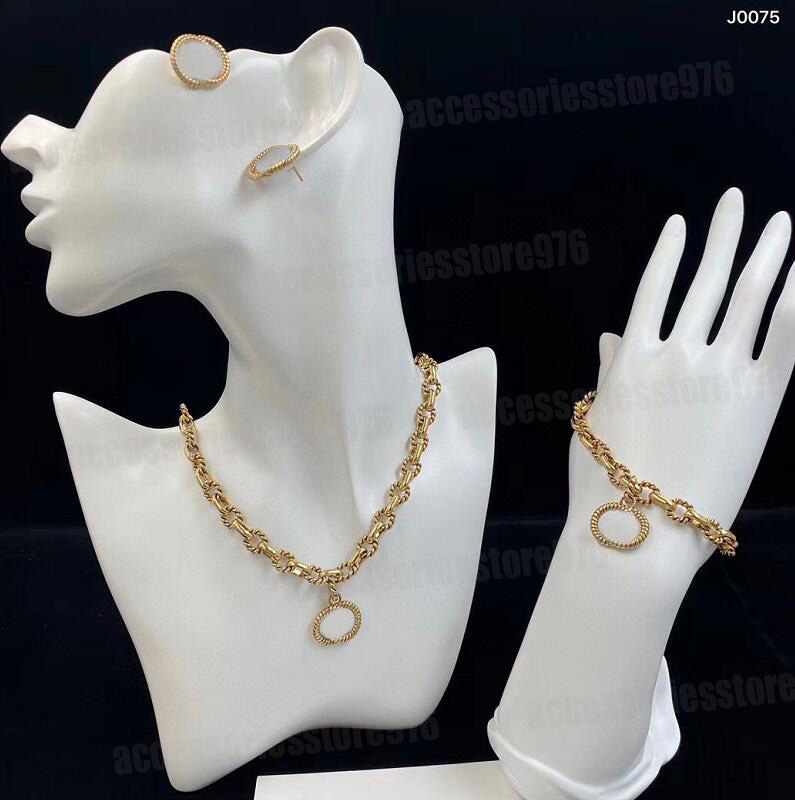 

Designer Choker Necklace Stainless Steel Bracelets 18K Gold Plated Punk Men Womens Charm Ear stud Gold Chain Hip Hop Pendant Party Jewelry linkB