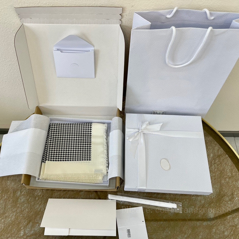 

luxury black and white houndstooth Silk Scarf Women's Original quality Women's new style Scarves Wholesale Light color Plant pattern Print Designer scarfs With Box