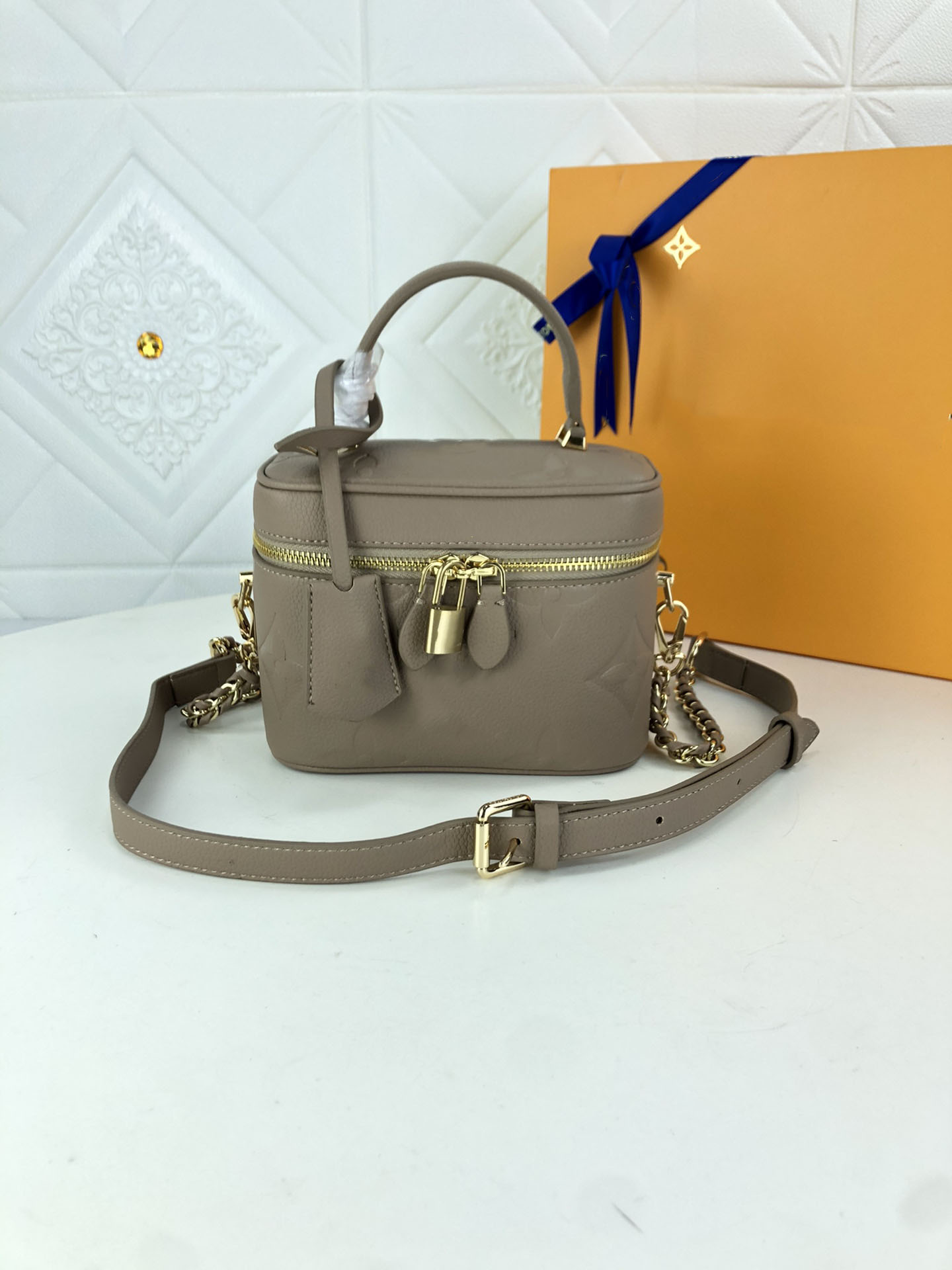 

Fashion Classic Lady purse designer famous brand alligator leather inner layer pack one shoulder hand-held top quality luxury size 19-18-10cm