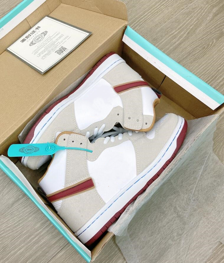 

Brand Men Women Skateboard Shoes Fashion High Top Lace-Up Leather Casual Flats Outdoor Comfortable Sneakers Trainers 36-44