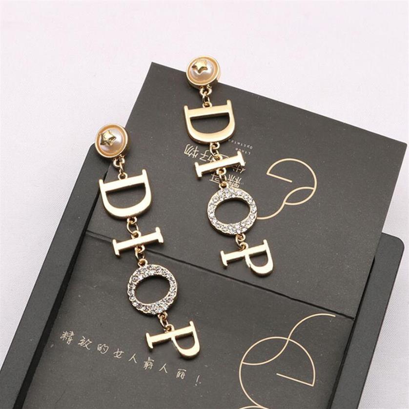 

Fashion Womens 18K Gold Plated Dangle Ear Stud Earrings Brand Designers Letters Luxury Women Crystal Rhinestone Pearl Earring Wedd244J
