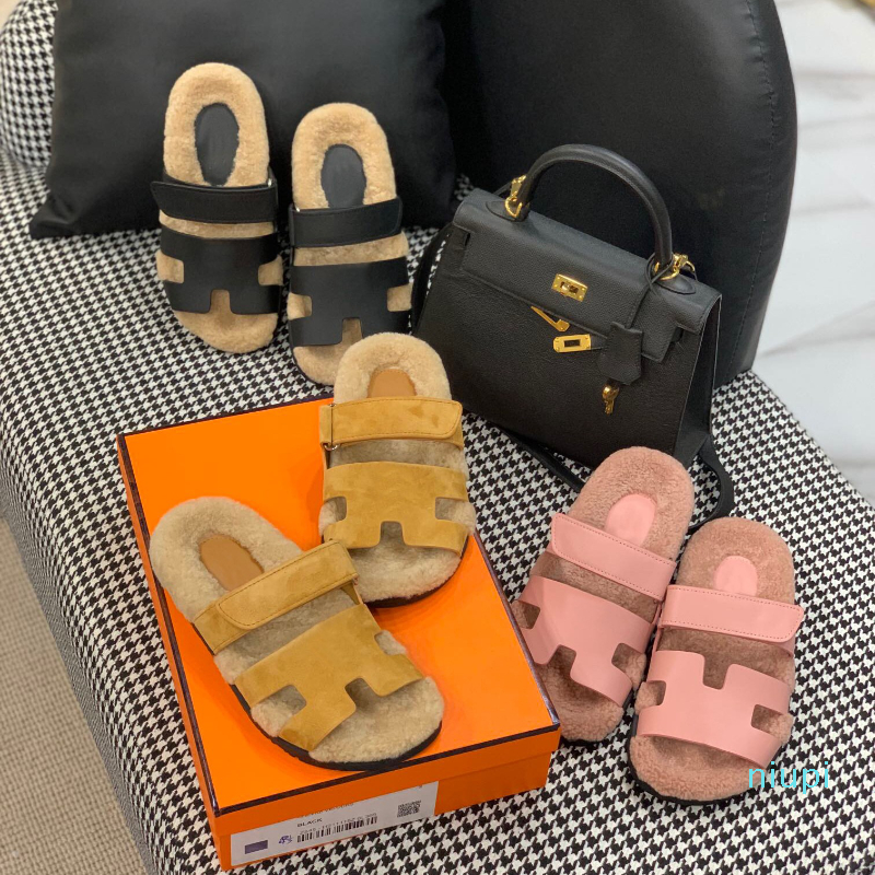 

Designers Wool Slippers Fashion Leather Sandals Hollow Upper Sandal Winter Soft Fur Furry Slides Comfortable F0020