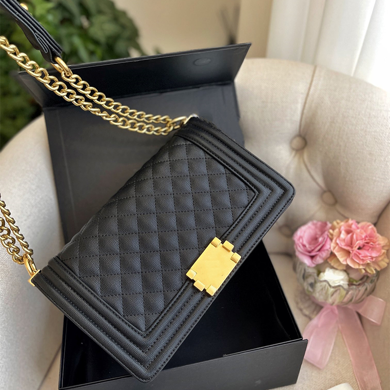 2022 NOUVELLES FEMMES SACS QULITÉS HAUTE QULITÉS Célèbre Sac à bandoulière de la chaîne De Designer Couette Messenger Sacs Mode Luxurious Retro T