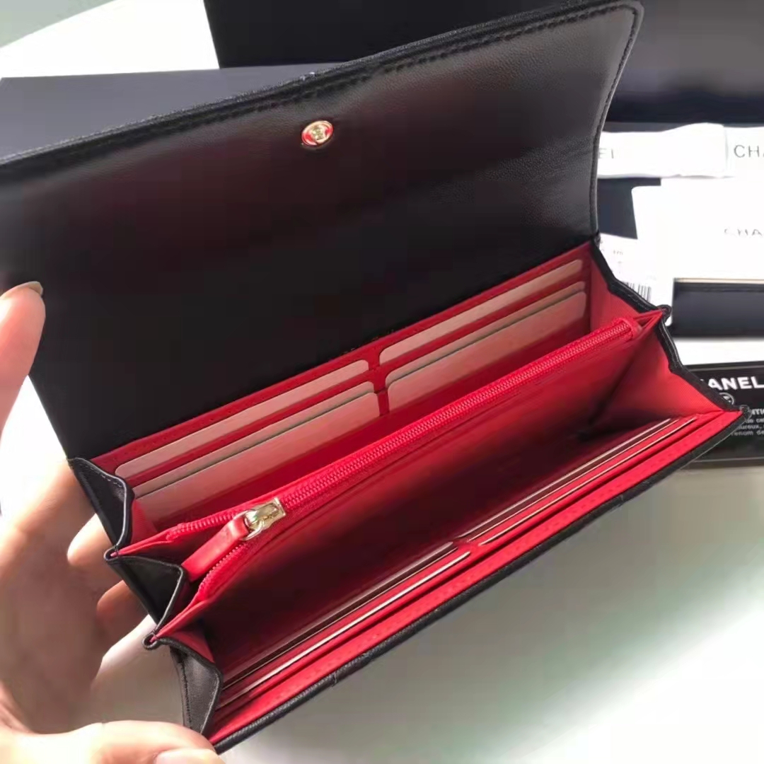 

2022 latest street fashion women's bag is very nice black