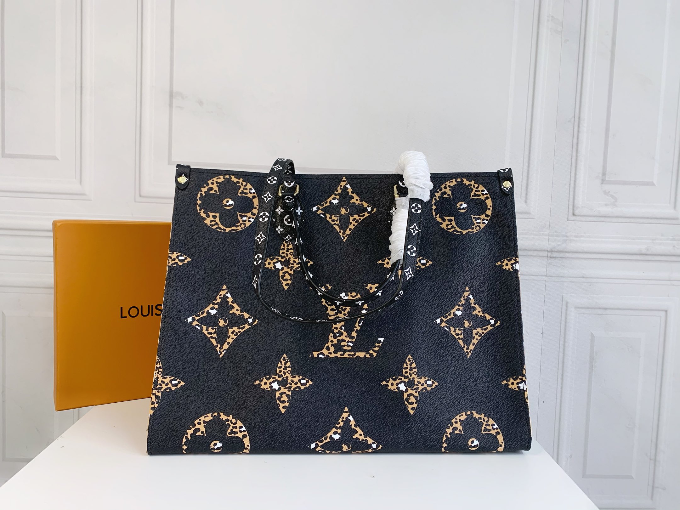 

LV bag ONTHEGO dicky0750, Black