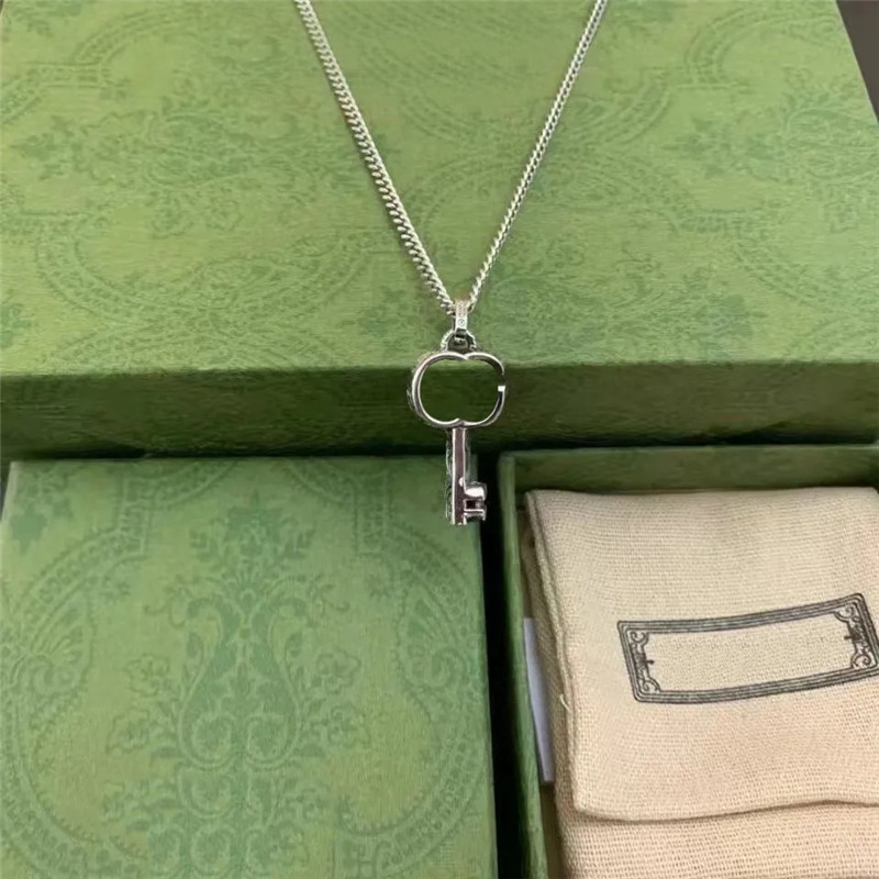 

Mens Necklaces Designer Jewelry Vintage Key Chains Women Pendants Necklace Silver Letter Neckwear Links Couple Love Necklaces With Box